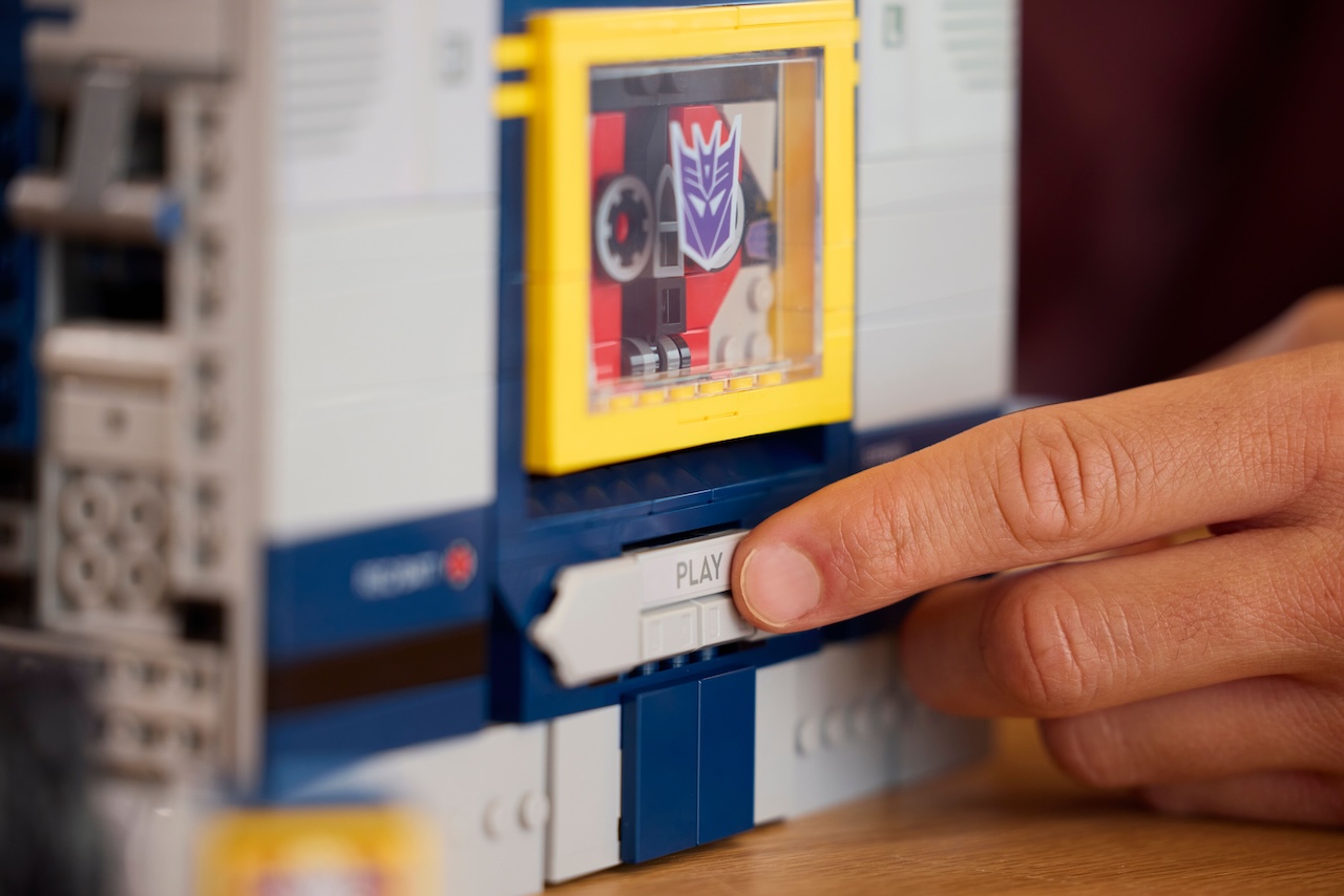 LEGO® 10358 Soundwave, the first Decepticon in the LEGO® Transformers lineup