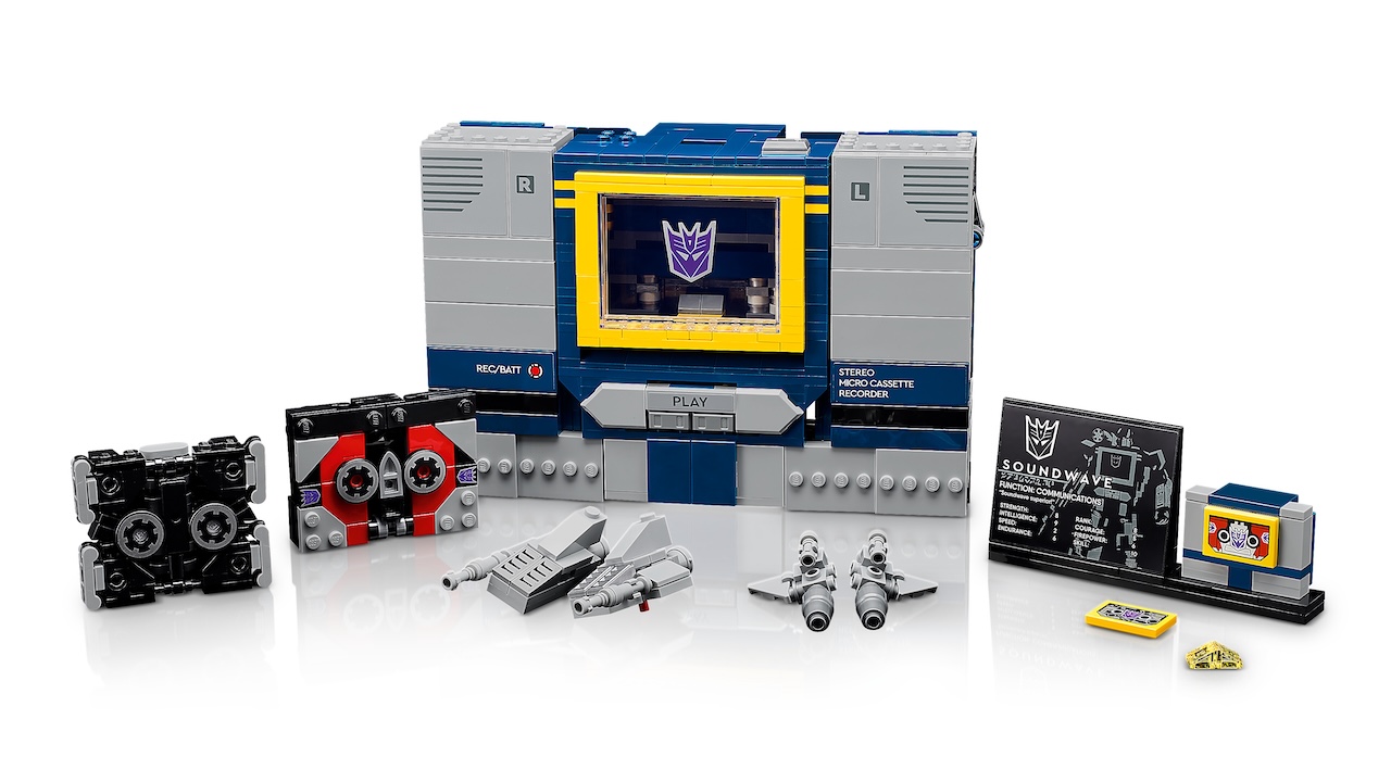 LEGO® 10358 Soundwave, the first Decepticon in the LEGO® Transformers lineup