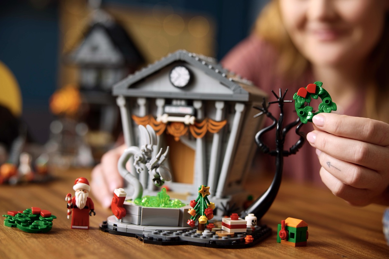 LEGO® 21351 The Nightmare Before Christmas: A Spooky, Brick-Built Tribute