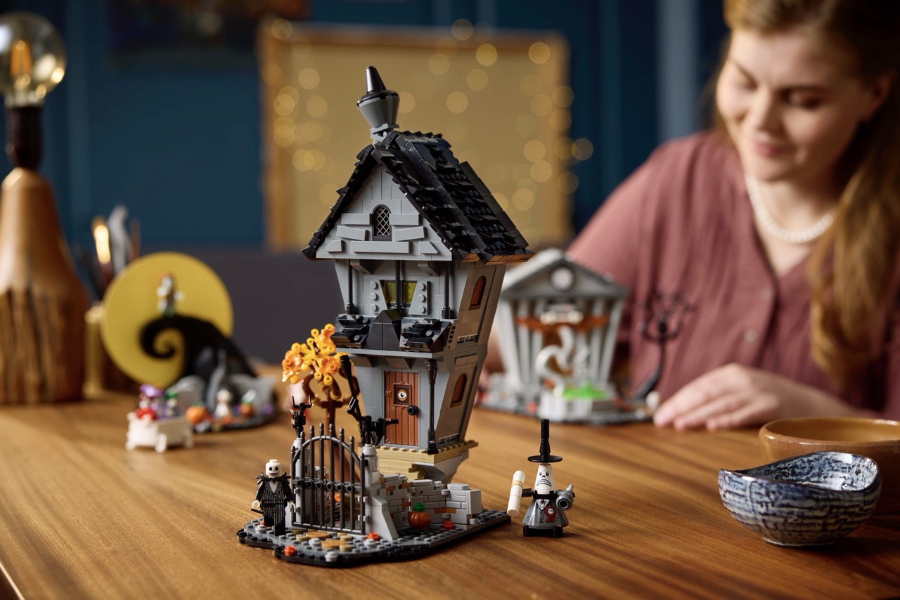 LEGO® 21351 The Nightmare Before Christmas: A Spooky, Brick-Built Tribute