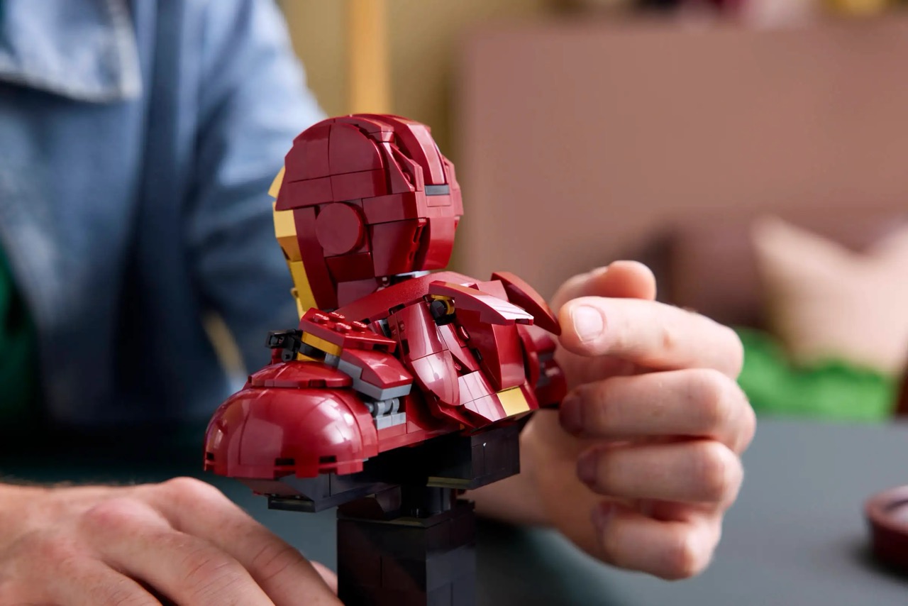 LEGO® Marvel Mini Bust Collection: Iron Man MK4 and Iron Spider-Man Busts Unveiled