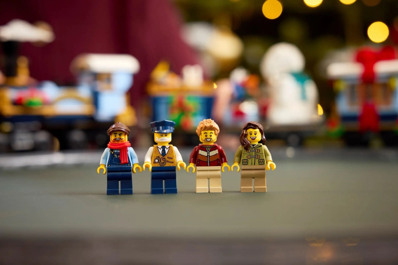LEGO® Unwraps 2025 Winter Village Magic: Holiday Express Train and a Towering Family Christmas Tree