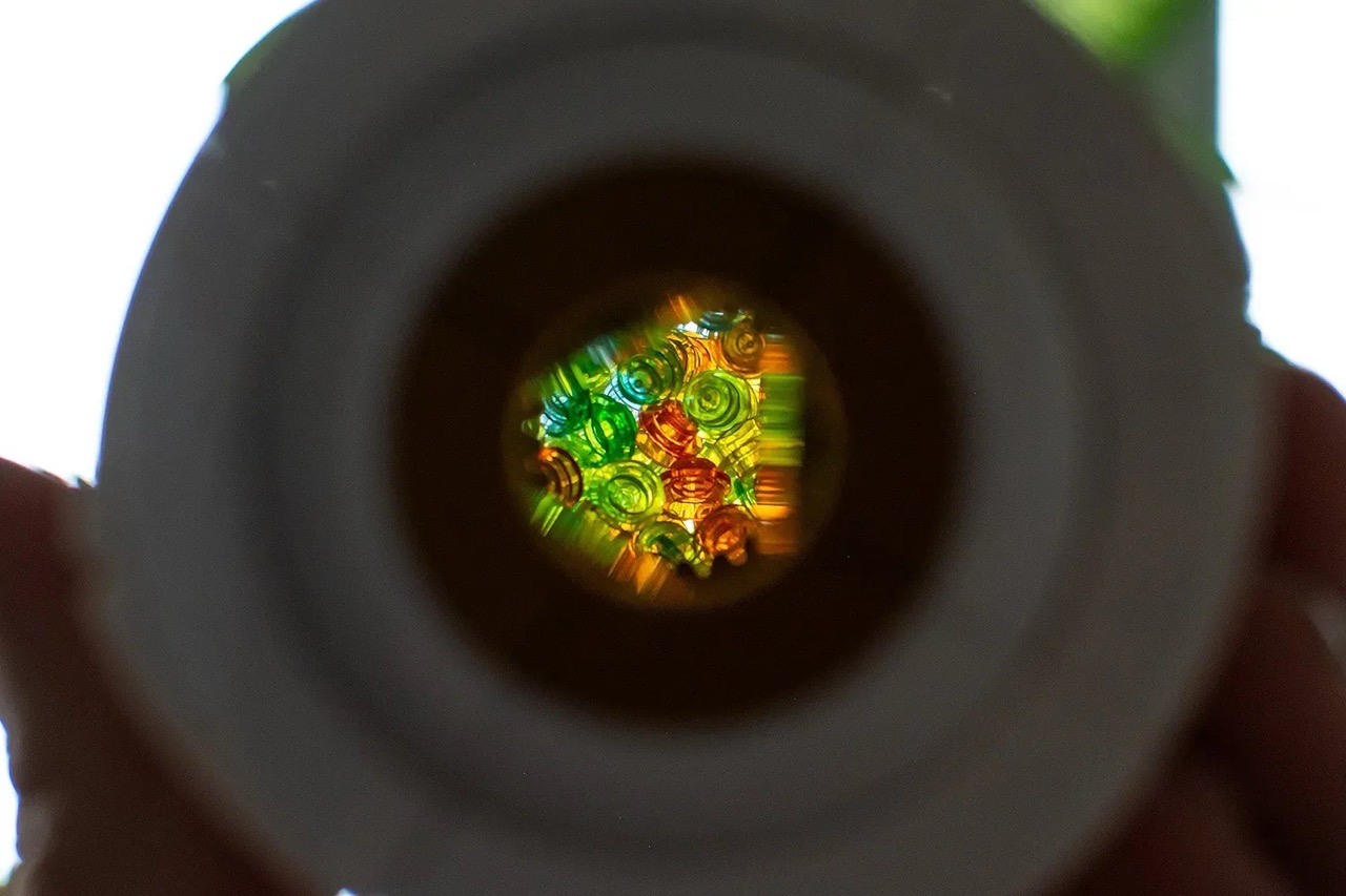 Milan Sekiz built a working LEGO® kaleidoscope with only official parts.