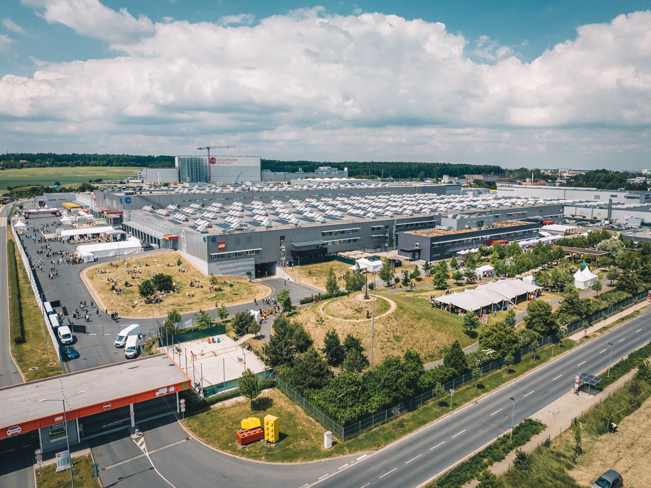LEGO® Kladno Factory Marks 25 Years with 128,333 Brick Royal Crown
