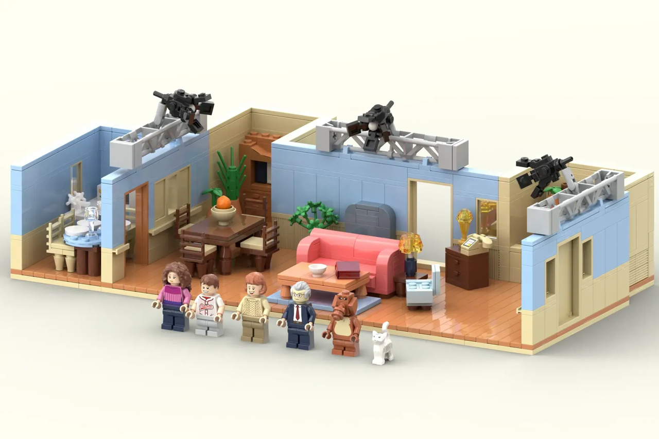 Fan builder tanuki_brikz recreated the Tanner Residence from the 80s sitcom ALF