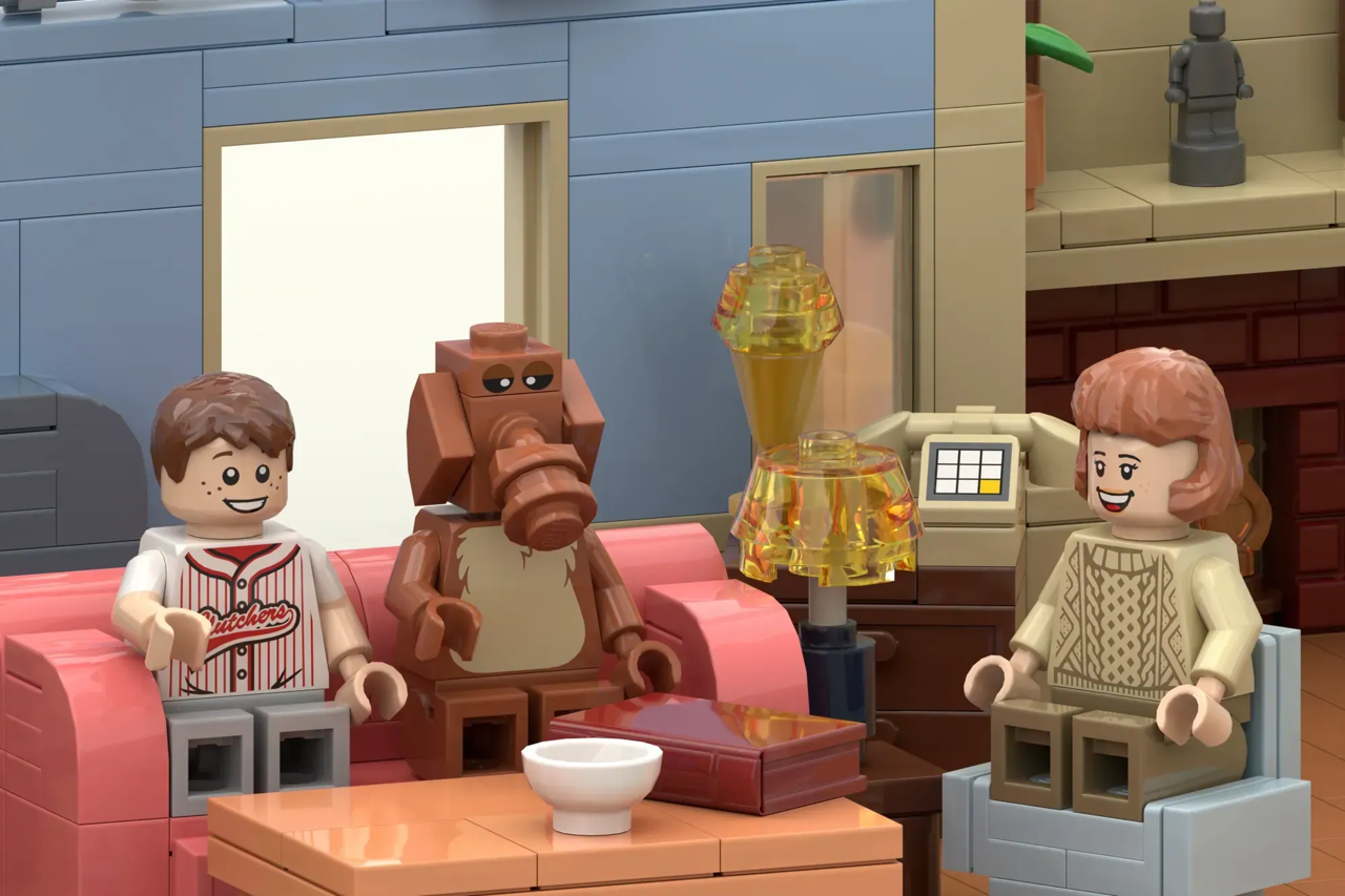 Fan builder tanuki_brikz recreated the Tanner Residence from the 80s sitcom ALF