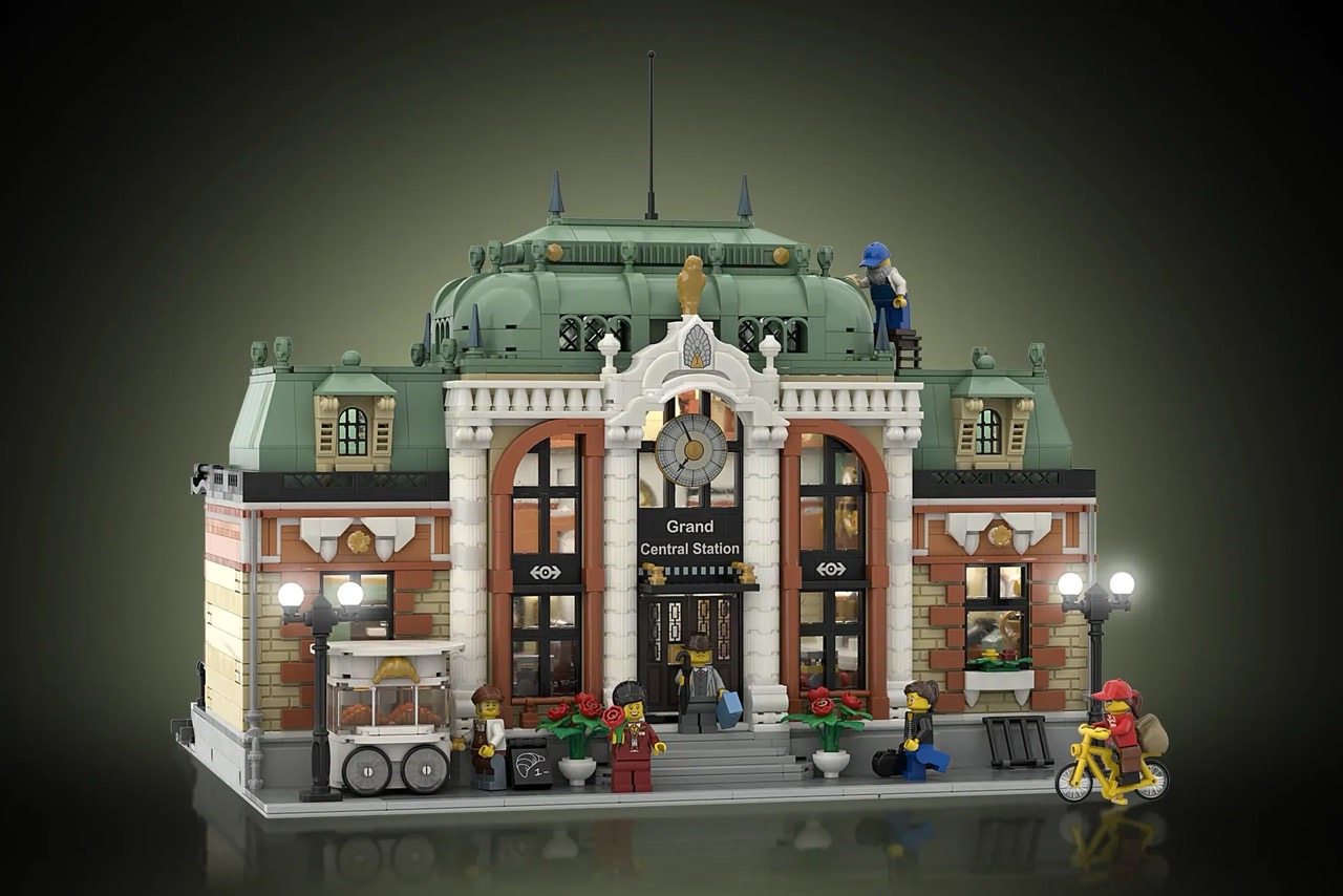 Fan designer Maria Kalaoglou recreated Grand Central Station in LEGO® and hit 10,000 supporters on LEGO® Ideas.