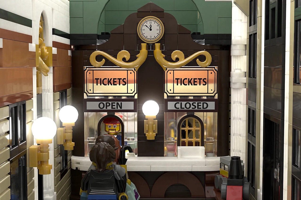 Fan designer Maria Kalaoglou recreated Grand Central Station in LEGO® and hit 10,000 supporters on LEGO® Ideas.