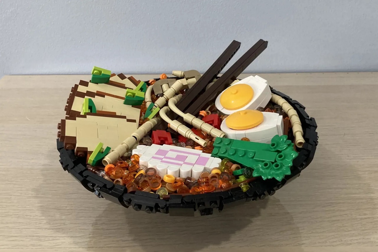 Gummybrickss’ LEGO Ramen Bowl has reached 10,000 votes on LEGO Ideas and awaits official review.