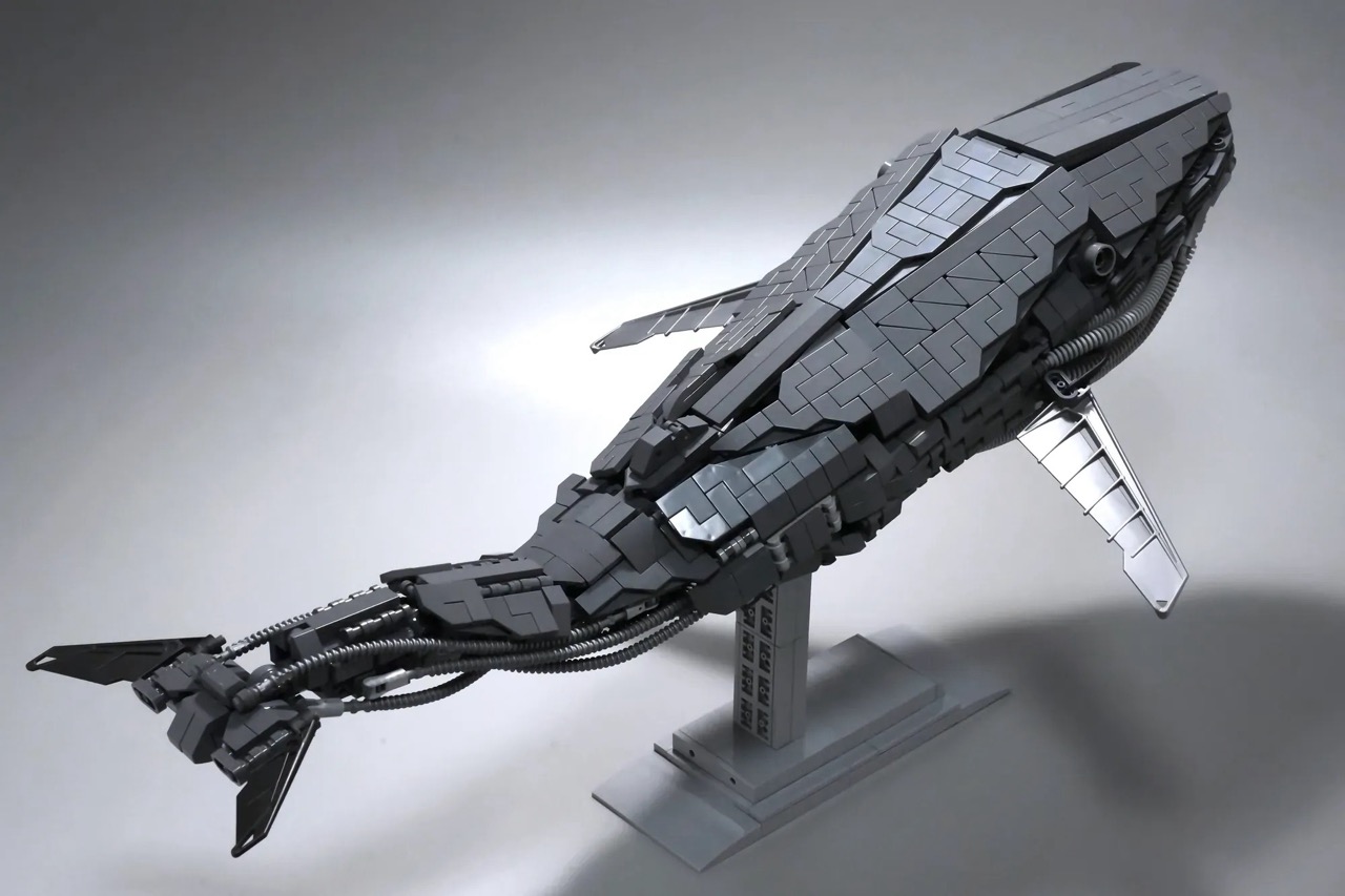 The Blue Whale Mech by Mitsuru Nikaido reached 10,000 votes on LEGO® Ideas and is under review.