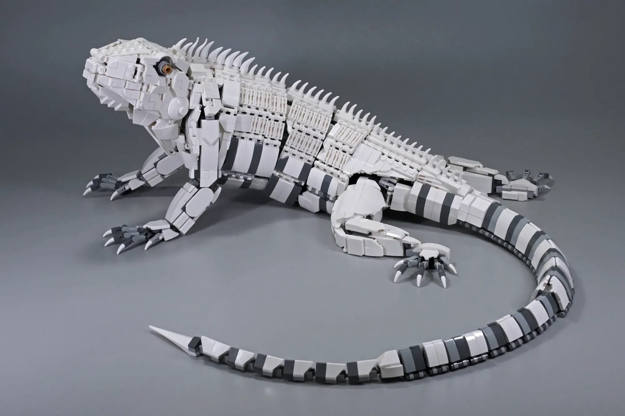 The Blue Whale Mech by Mitsuru Nikaido reached 10,000 votes on LEGO® Ideas and is under review.