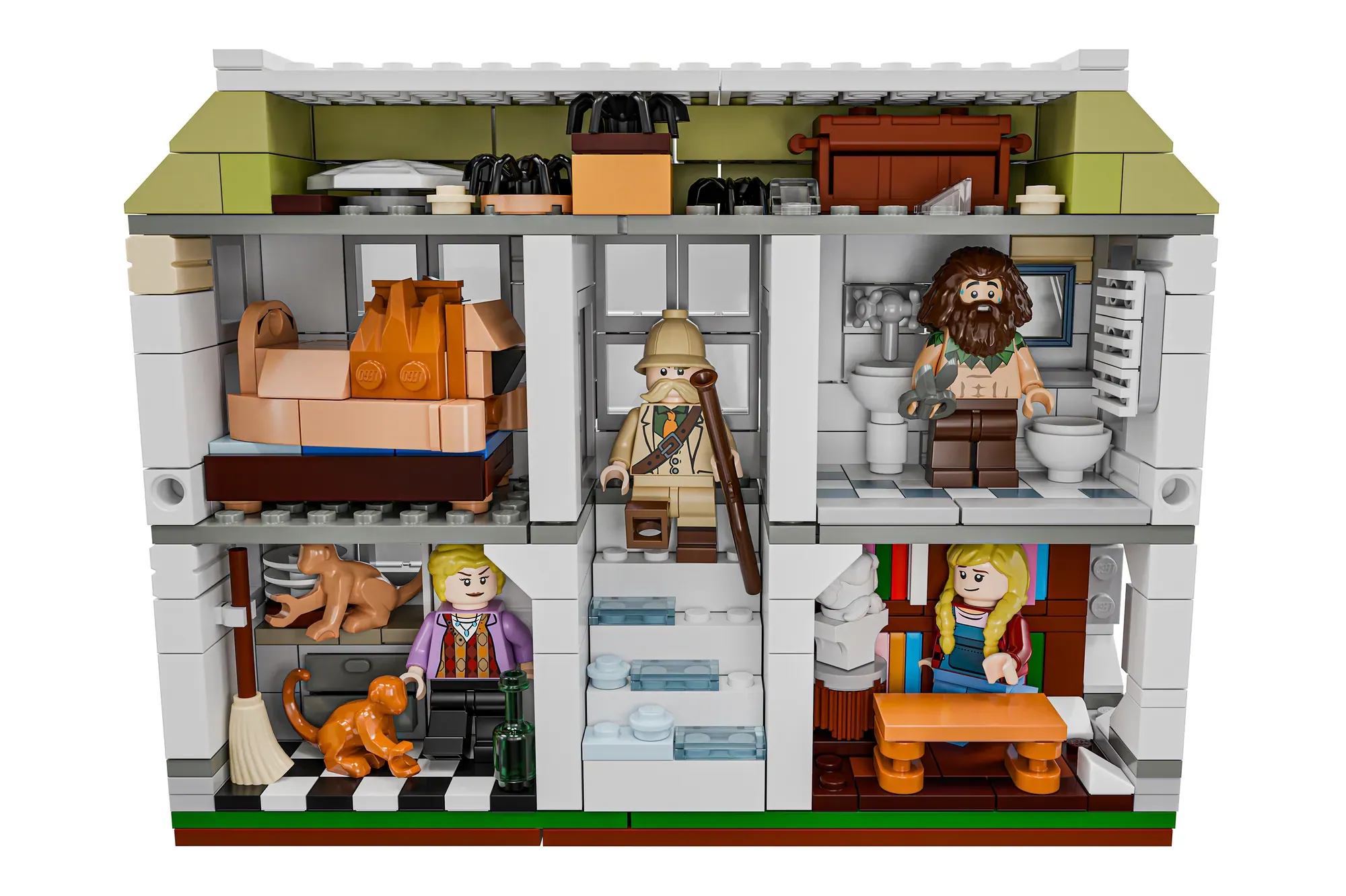 A foldable LEGO® Jumanji board game with over 1600 pieces and two connected house sections