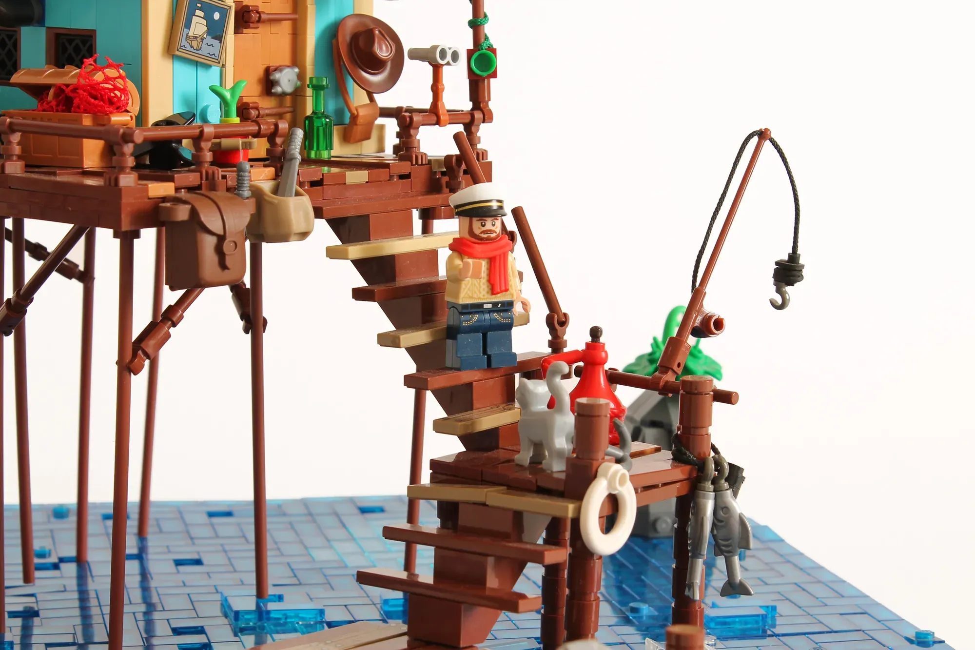 The creator of the LEGO® A-Frame Cabin (21338) returns with a new coastal masterpiece.  The Stilt House celebrates solitude, craftsmanship, and the poetry of the sea.