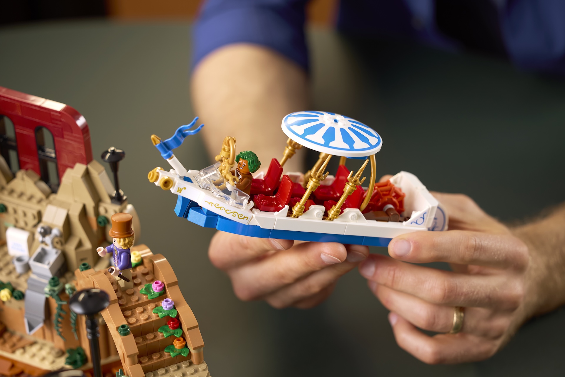LEGO Willy Wonka & The Chocolate Factory - The Gondola that flows in the river of chocolate