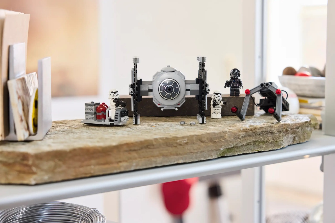 LEGO® Star Wars™ 40771 TIE Fighter with Imperial Hangar Rack: A Closer Look