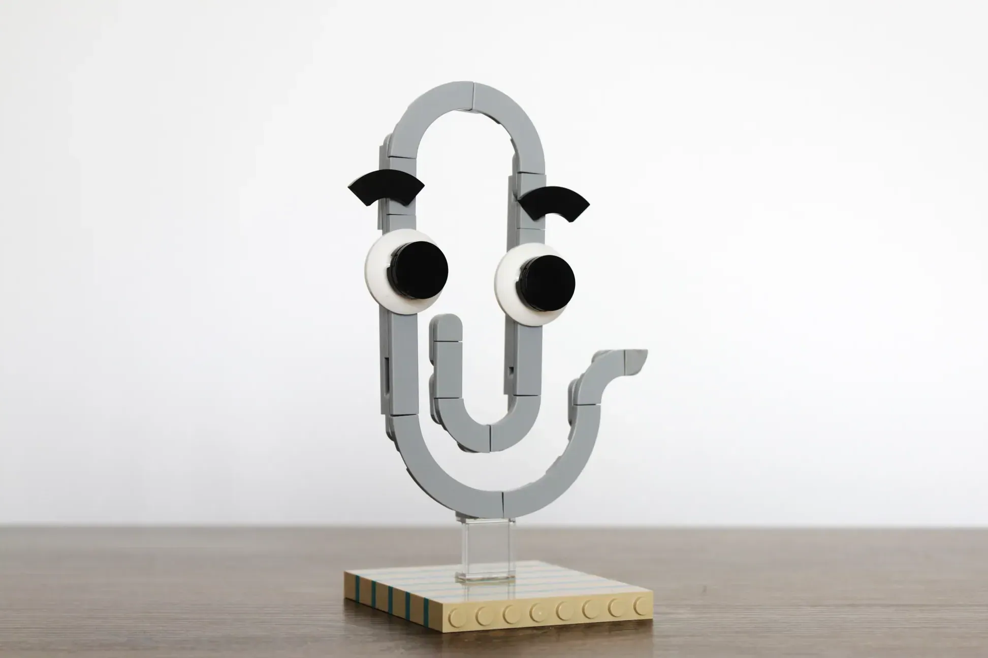 LEGO® Ideas Clippy project reached 10,000 votes and is now under LEGO® review.