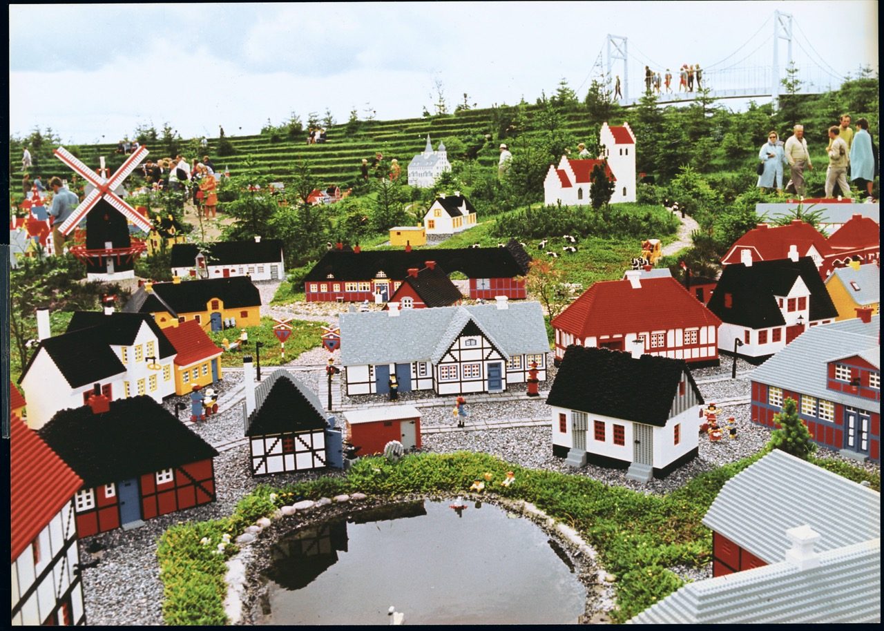 LEGO&reg; House Reveals 40507 I ❤️ Billund: 2026's Ultimate Architecture Tribute to LEGO's&reg; Birthplace