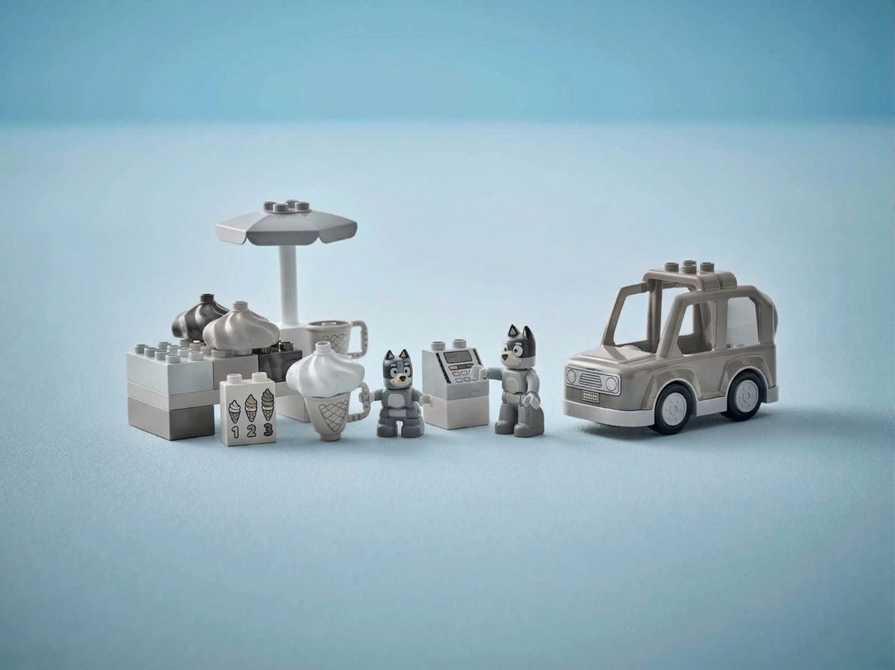 LEGO® Goes Grey: Every New Set Will Ship With Only Grey Bricks to Cut Costs (4478) — 0b39 bea0 57e79afc45f2