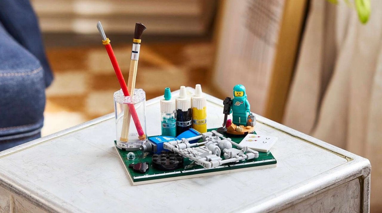 LEGO® Ideas 40889 Build, Paint and Play: The GWP That Turns a Minifigure Into a Model Kit