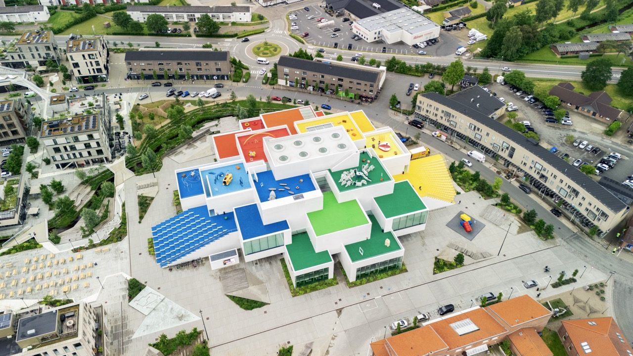 LEGO&reg; House Reveals 40507 I ❤️ Billund: 2026's Ultimate Architecture Tribute to LEGO's&reg; Birthplace