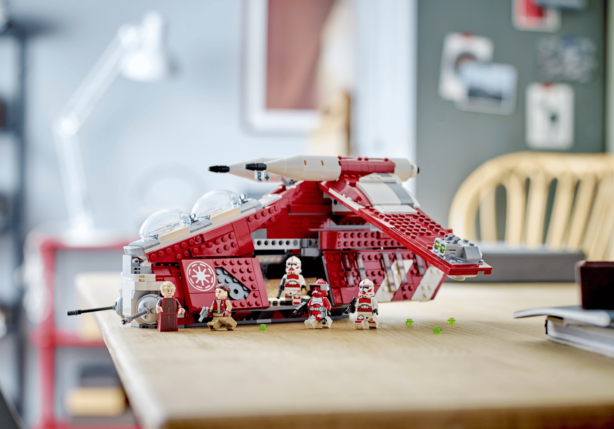 Introducing the Coruscant Guard Gunship: Final Reveal from LEGO Star Wars' September 2023 Release (75354)