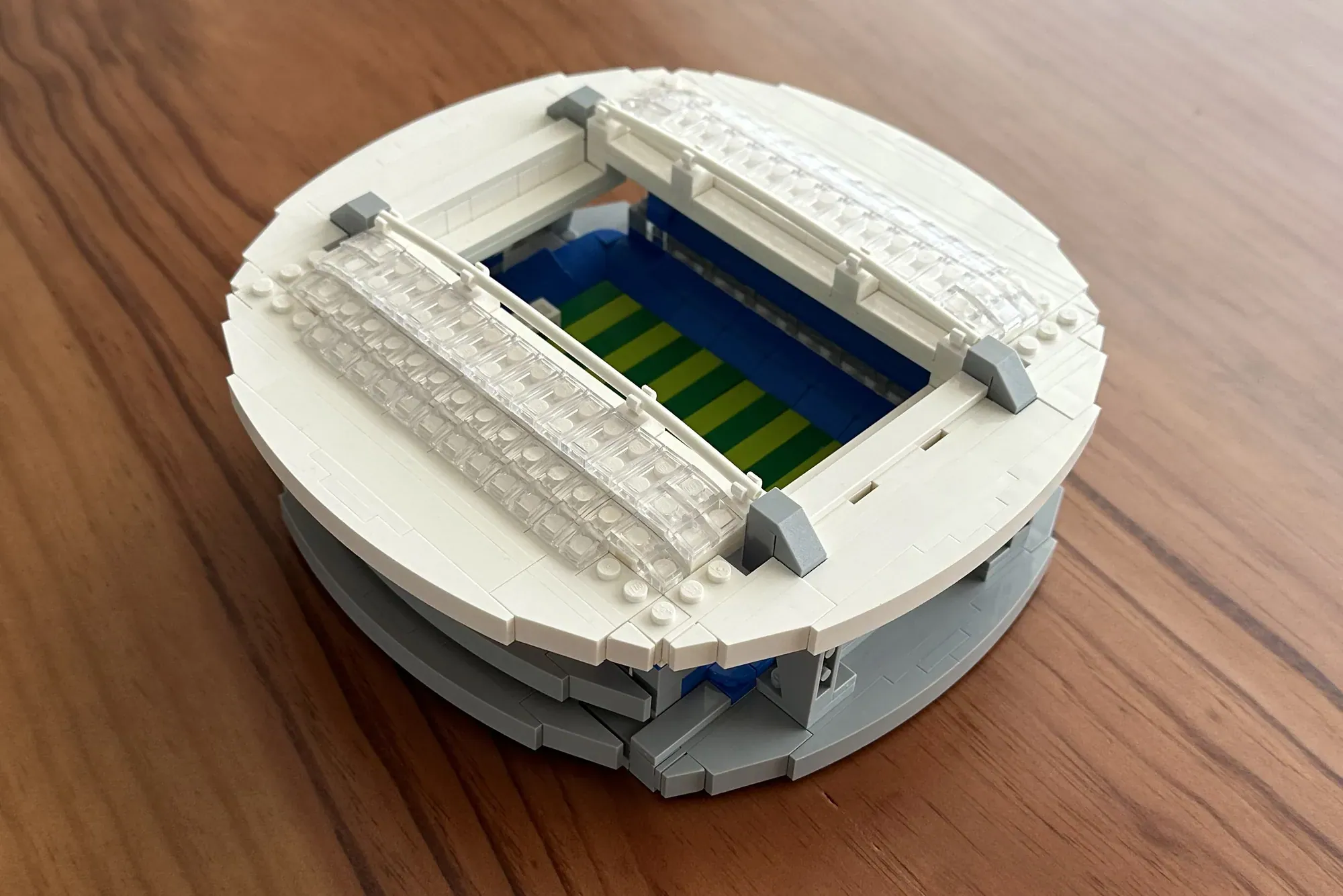 Dragon's Den: FC Porto Fan Creates Stunning LEGO® Estádio Do Dragão — contents