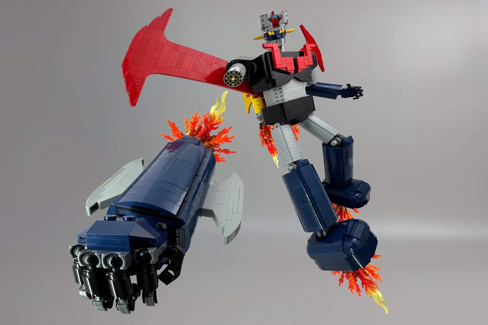 Mazinger Z LEGO® Ideas Project Brings 3,210-Piece Mecha Giant to Life (3210) — close-up