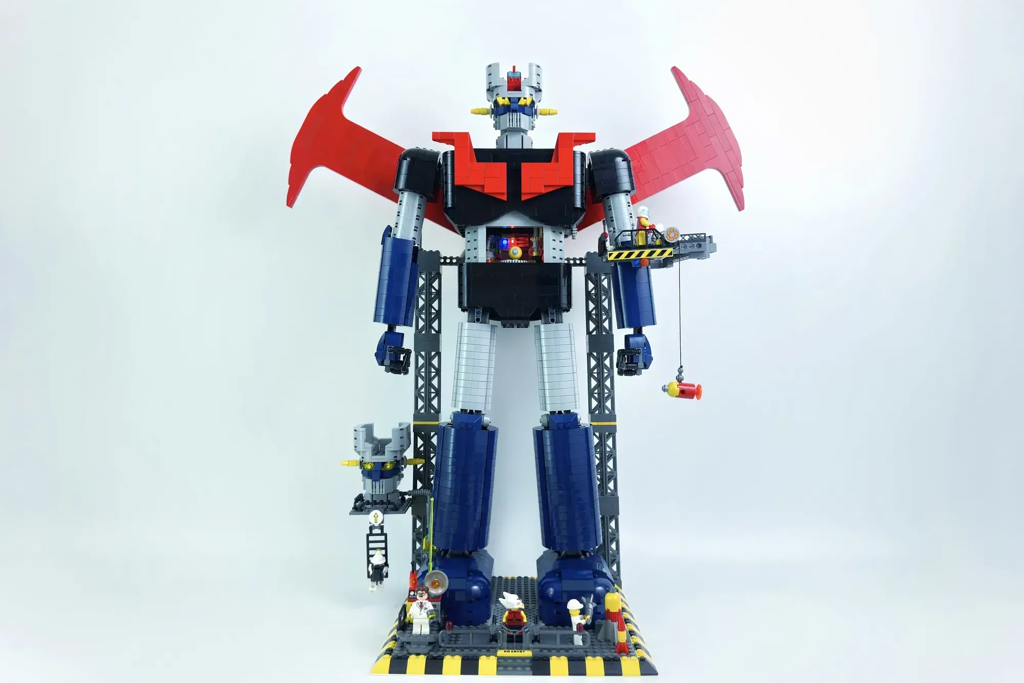 Mazinger Z LEGO® Ideas Project Brings 3,210-Piece Mecha Giant to Life (3210) — brick.news