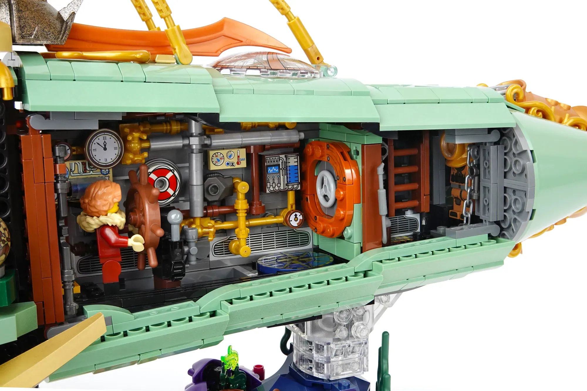 This Motorized Steampunk Submarine LEGO® Ideas Project Just Hit 10,000 Supporters (10000) — side view