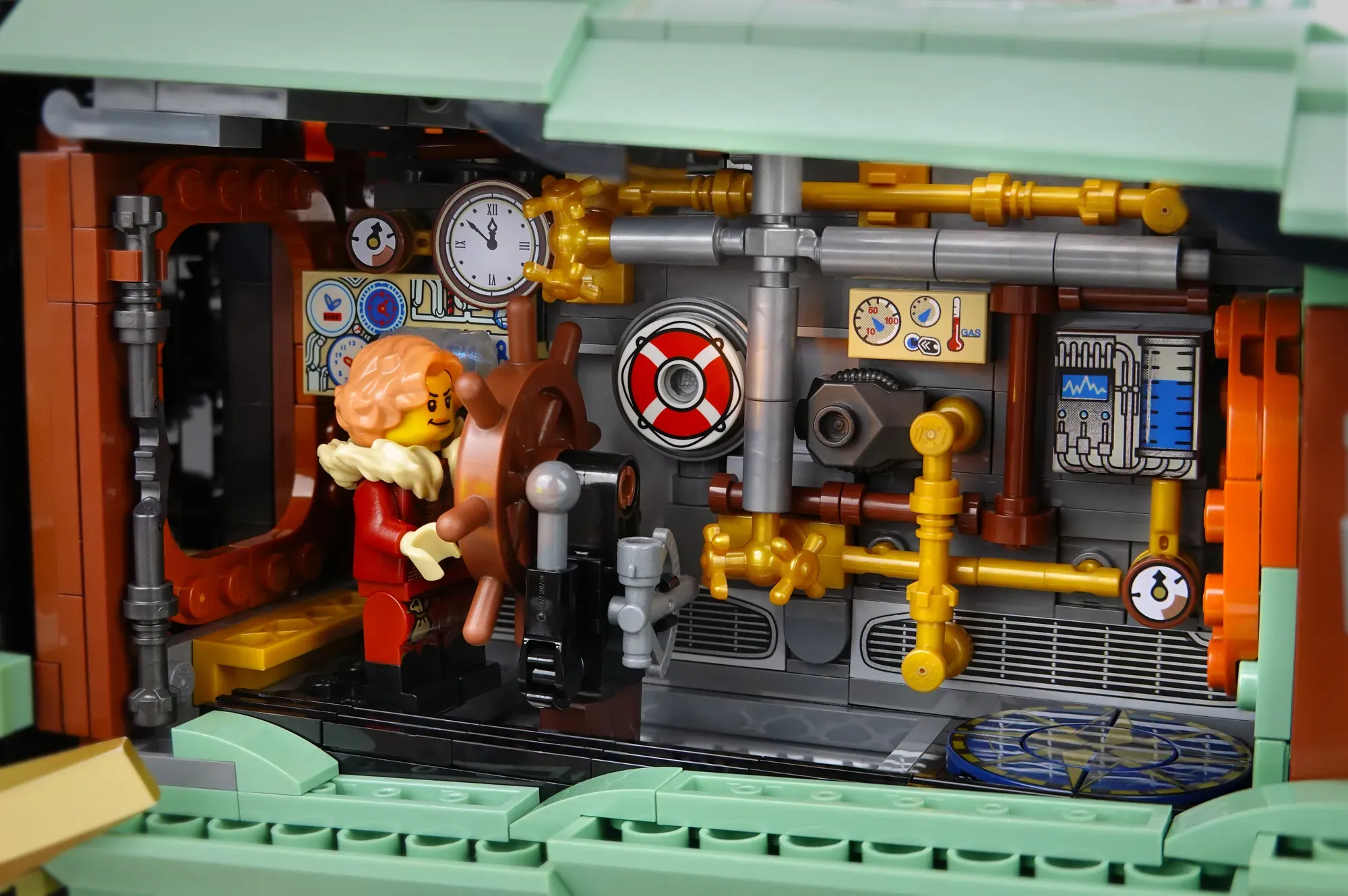 This Motorized Steampunk Submarine LEGO® Ideas Project Just Hit 10,000 Supporters (10000) — detail view