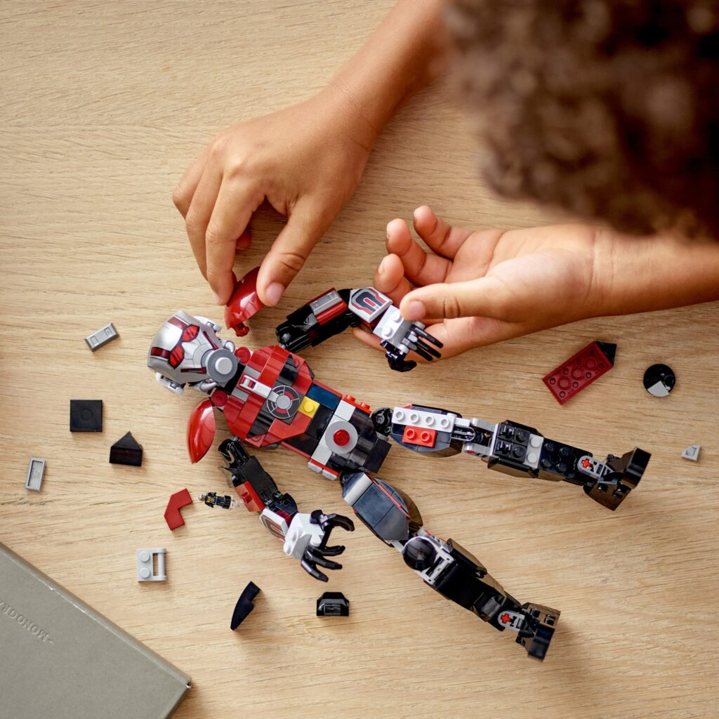 LEGO Marvel 76256 Ant-Man building figure