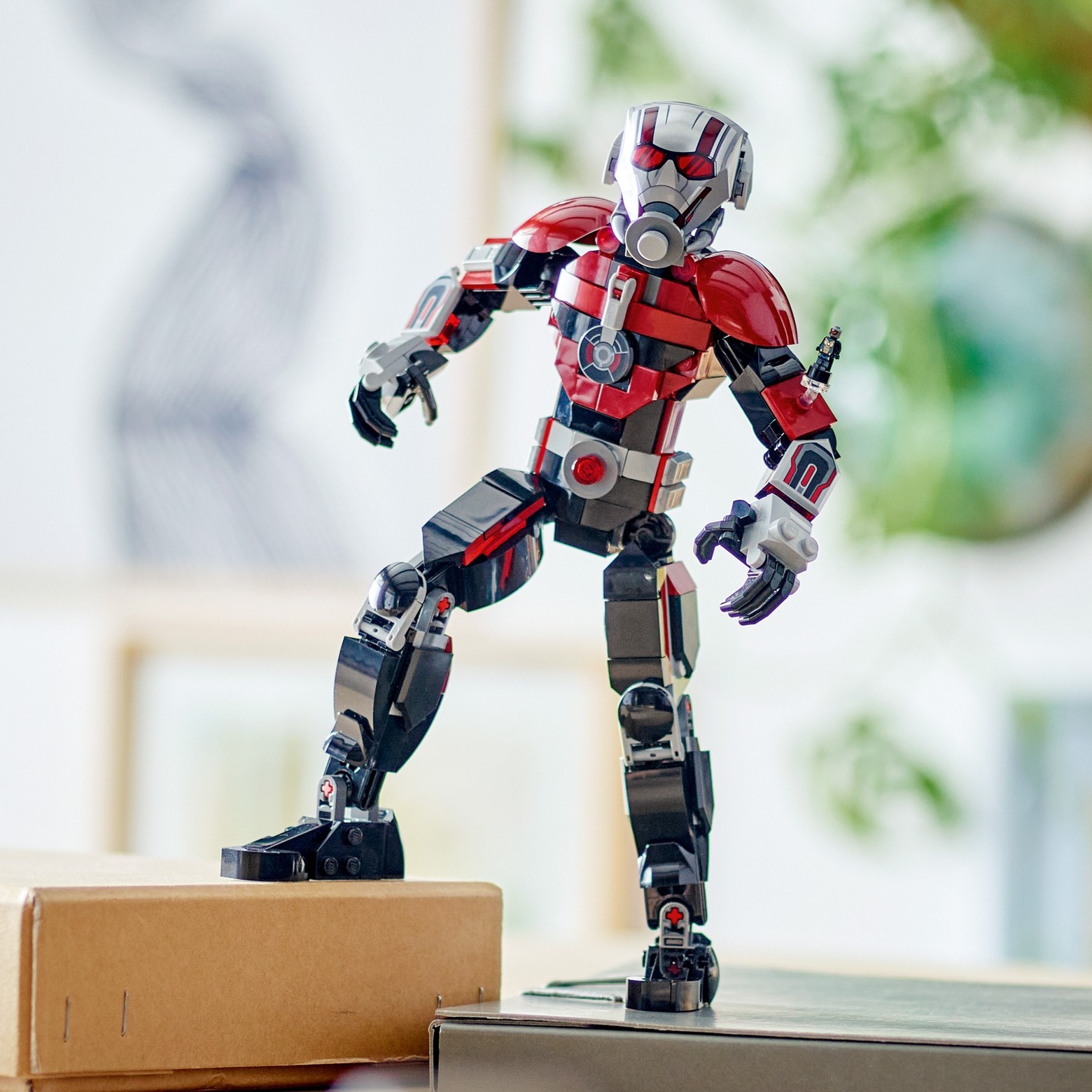 The new LEGO Marvel Ant-Man buildable figure is out