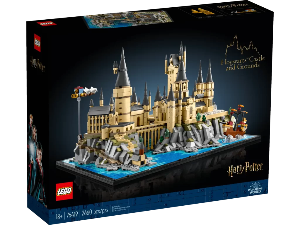 This amazing Harry Potter LEGO Microscale Hogwarts Castle!